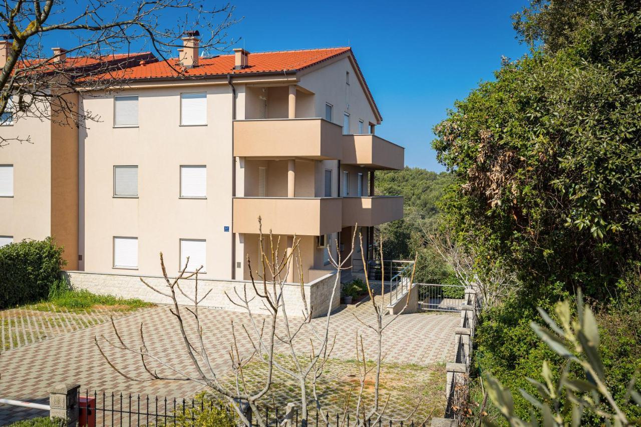 Seaside Apartment Lara Banjole Kültér fotó